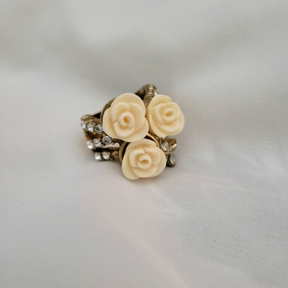 Cocktail ring